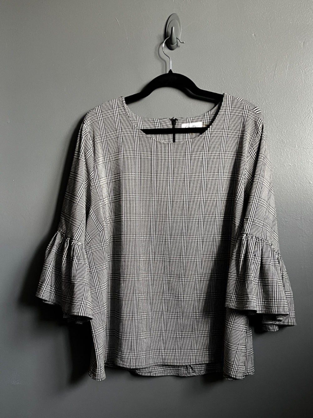 Calvin Klein Plus Size 2X Plaid Ruffle Bell Sleeve Blouse Black White Workwear